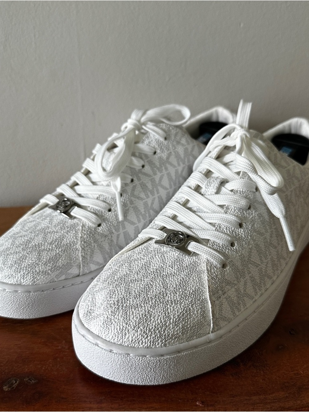 Michael Kors White Monogram Lace-Up Platform Sneakers women’s size 8.5m